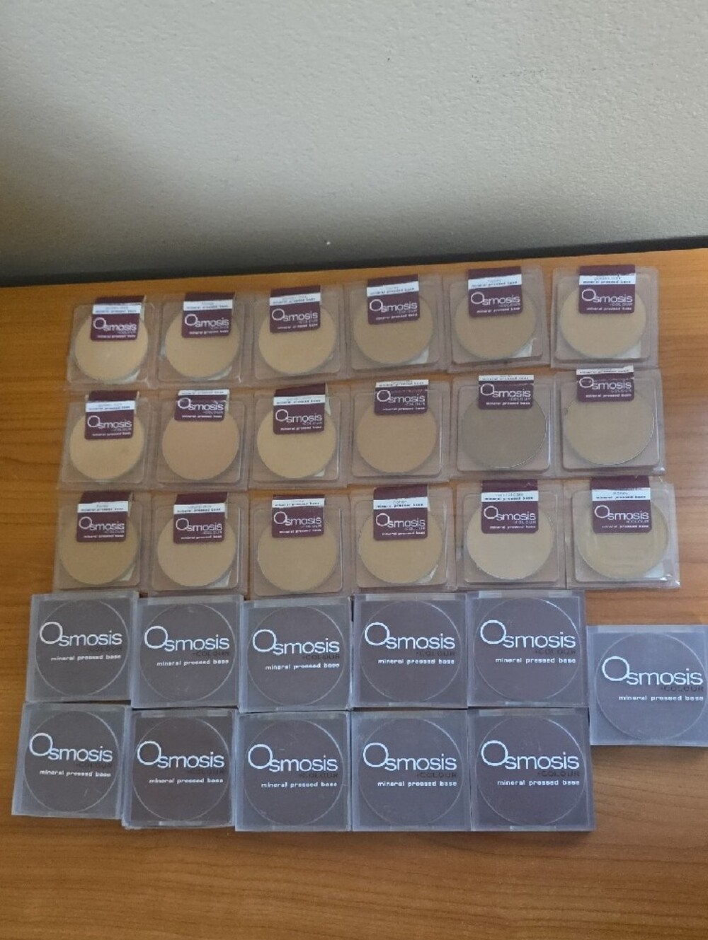 Osmosis Pressed Powder Compact Wholesale MAKEUP ARTIST LOT 29 Compacts & Refills